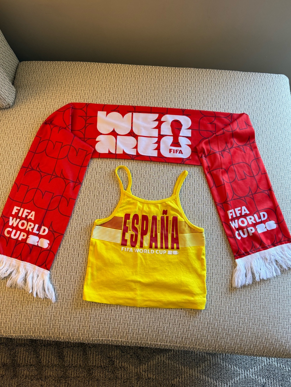 FIFA España Tank Top & FIFA Scarf